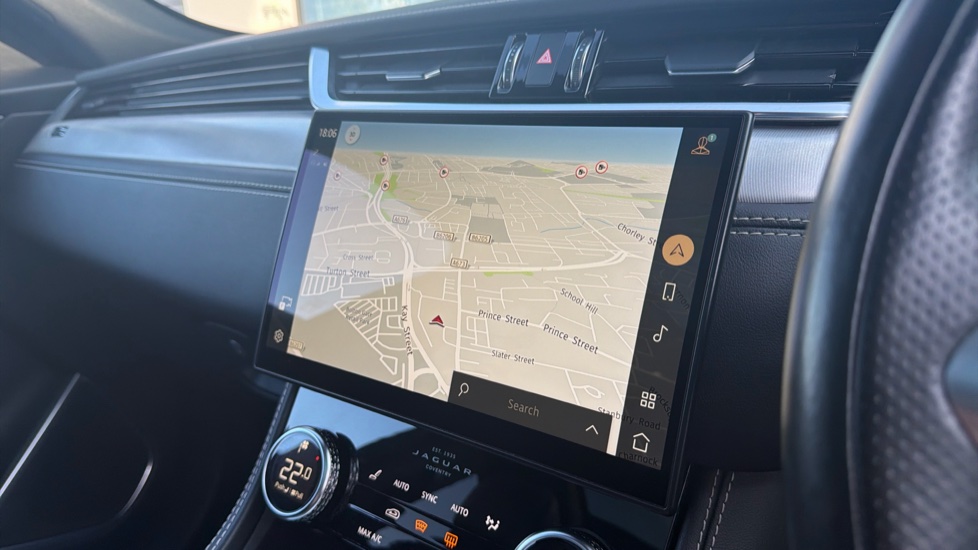 Jaguar F-Pace 2.0 P250 R-Dynamic SE 5dr Auto AWD Petrol Estate - Image 11