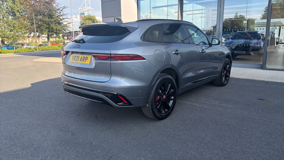 Jaguar F-Pace 2.0 P250 R-Dynamic SE 5dr Auto AWD Petrol Estate - Image 24