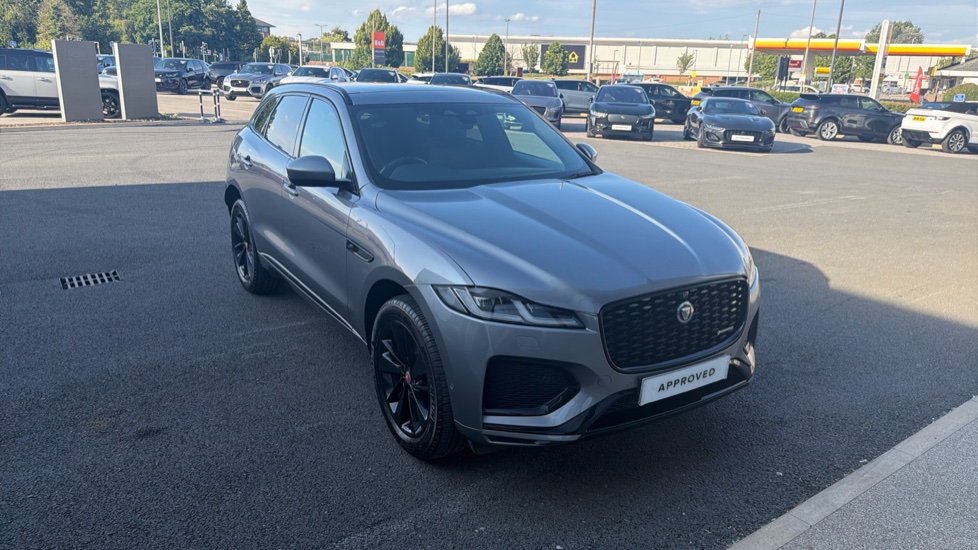 Jaguar F-Pace 2.0 P250 R-Dynamic SE 5dr Auto AWD Petrol Estate - Image 32