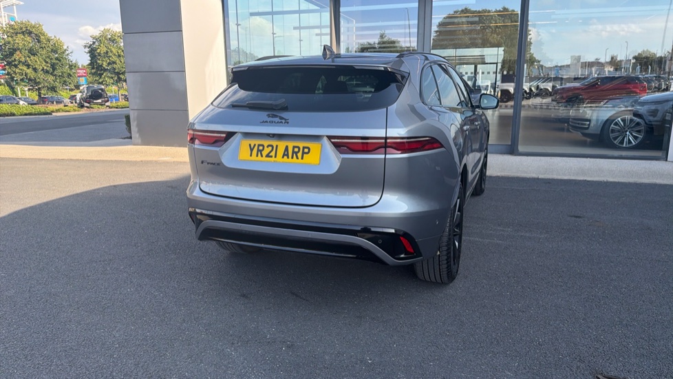 Jaguar F-Pace 2.0 P250 R-Dynamic SE 5dr Auto AWD Petrol Estate - Image 38