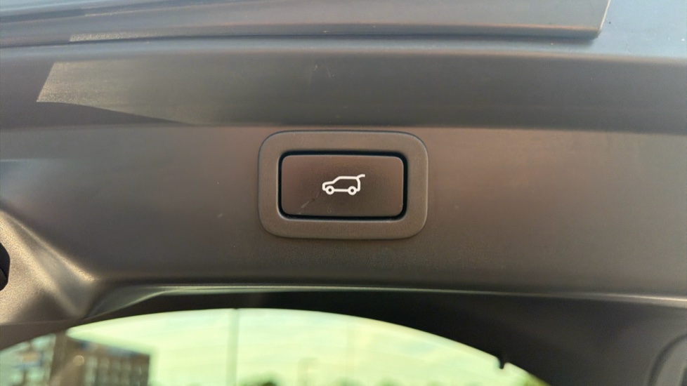 Jaguar I-Pace 294kW EV400 HSE Black 90kWh 5dr Auto 11kW Charger Electric Estate - Image 21
