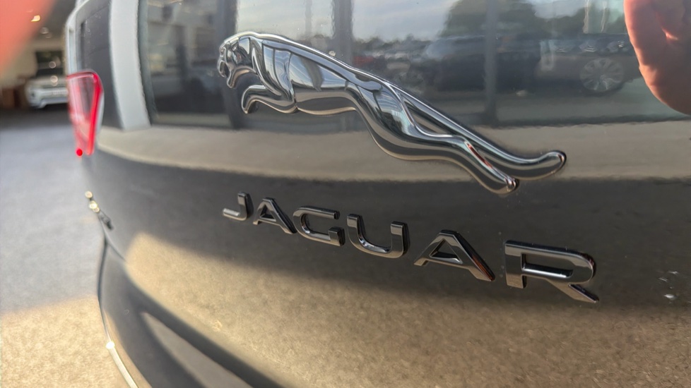 Jaguar I-Pace 294kW EV400 HSE Black 90kWh 5dr Auto 11kW Charger Electric Estate - Image 35