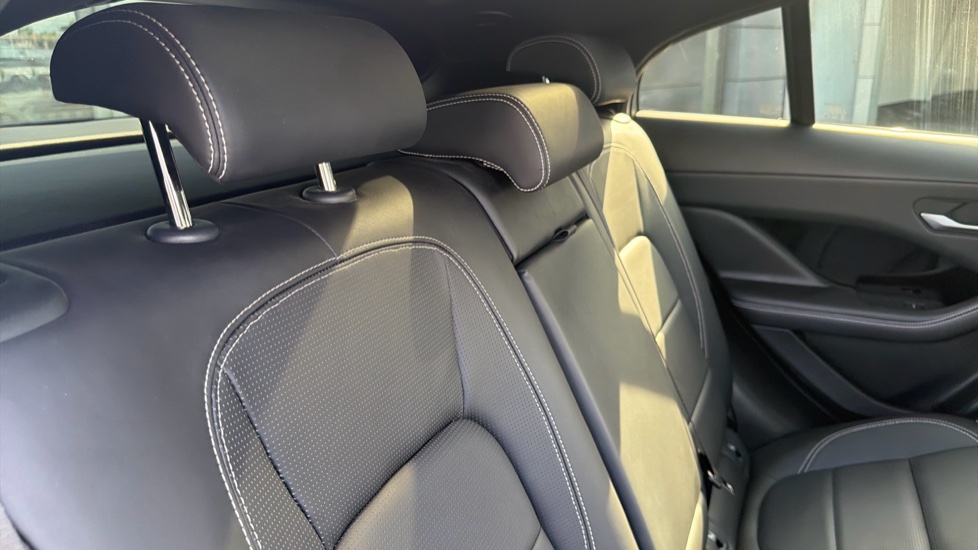 Jaguar I-Pace 294kW EV400 HSE Black 90kWh 5dr Auto 11kW Charger Electric Estate - Image 44