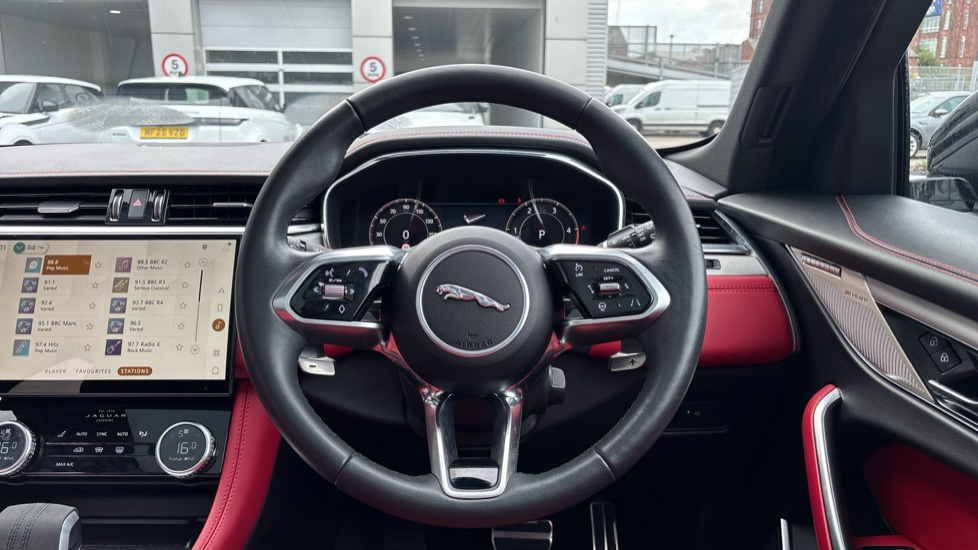 Jaguar F-Pace 2.0 D200 R-Dynamic SE Black 5dr Auto AWD Diesel Estate - Image 15