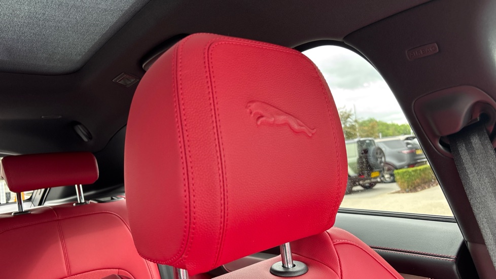 Jaguar F-Pace 2.0 D200 R-Dynamic SE Black 5dr Auto AWD Diesel Estate - Image 27