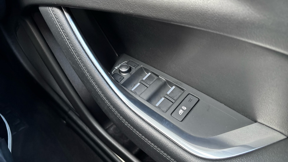 Jaguar XE 2.0 P250 R-Dynamic Black 4dr Auto Petrol Saloon - Image 29