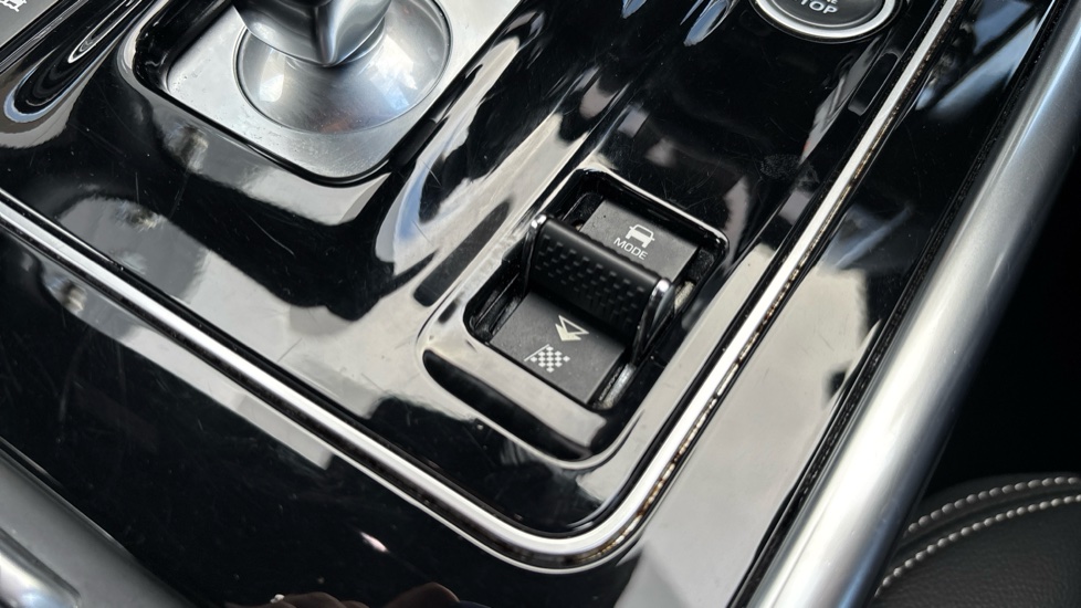 Jaguar XE 2.0 P250 R-Dynamic Black 4dr Auto Petrol Saloon - Image 36
