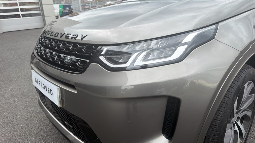 Land Rover Discovery Sport 1.5 P300e Urban Edition 5dr Auto [5 Seat] Station Wagon - Image 30