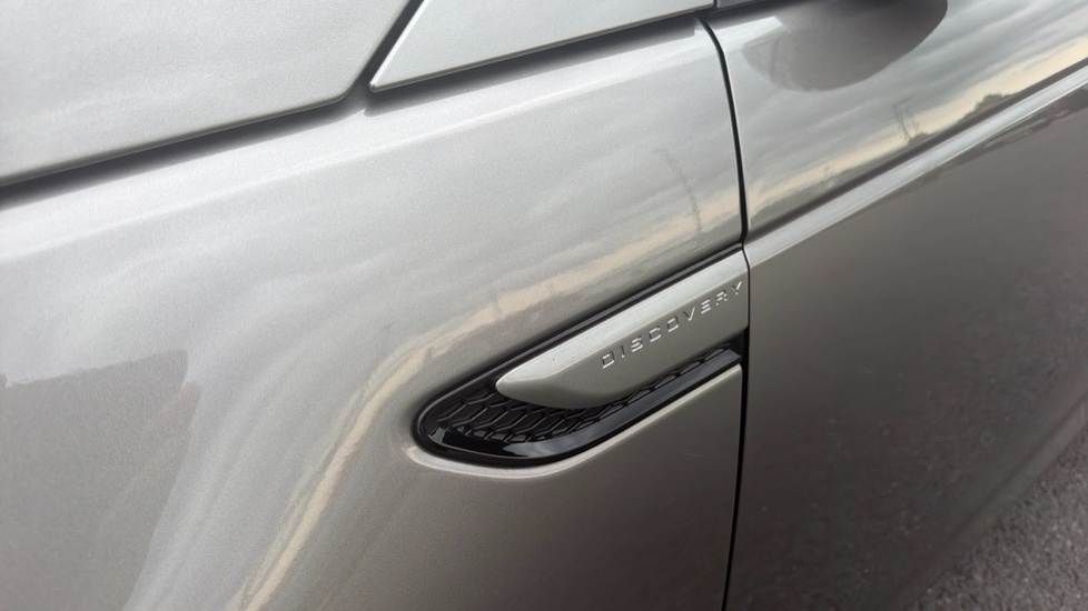 Land Rover Discovery Sport 1.5 P300e Urban Edition 5dr Auto [5 Seat] Station Wagon - Image 31