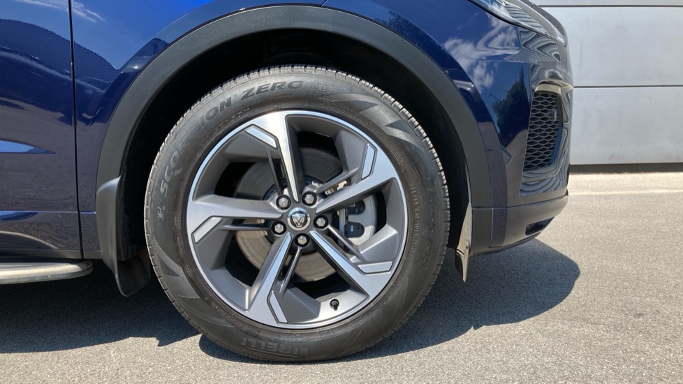 Jaguar E-Pace 2.0 D200 R-Dynamic SE Black 5dr Auto Diesel Estate - Image 8