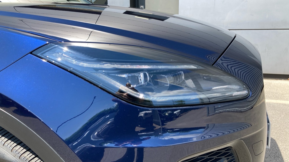 Jaguar E-Pace 2.0 D200 R-Dynamic SE Black 5dr Auto Diesel Estate - Image 17
