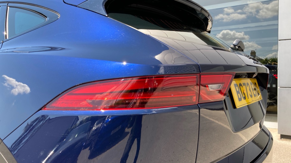 Jaguar E-Pace 2.0 D200 R-Dynamic SE Black 5dr Auto Diesel Estate - Image 19
