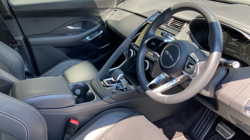 Jaguar E-Pace 2.0 D200 R-Dynamic SE Black 5dr Auto Diesel Estate - Image 26