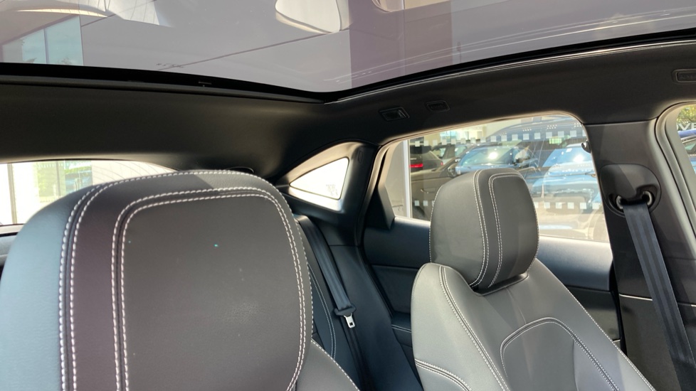 Jaguar E-Pace 2.0 D200 R-Dynamic SE Black 5dr Auto Diesel Estate - Image 37