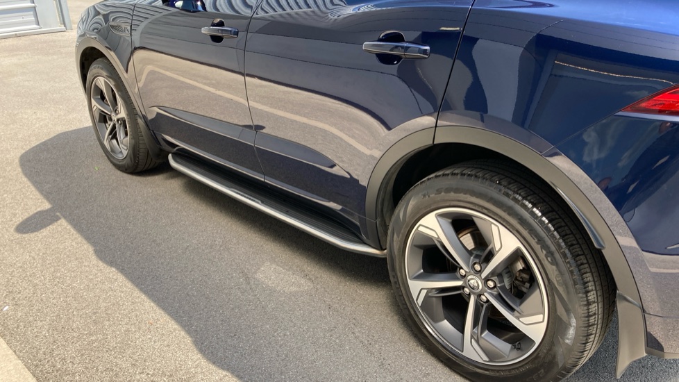 Jaguar E-Pace 2.0 D200 R-Dynamic SE Black 5dr Auto Diesel Estate - Image 45