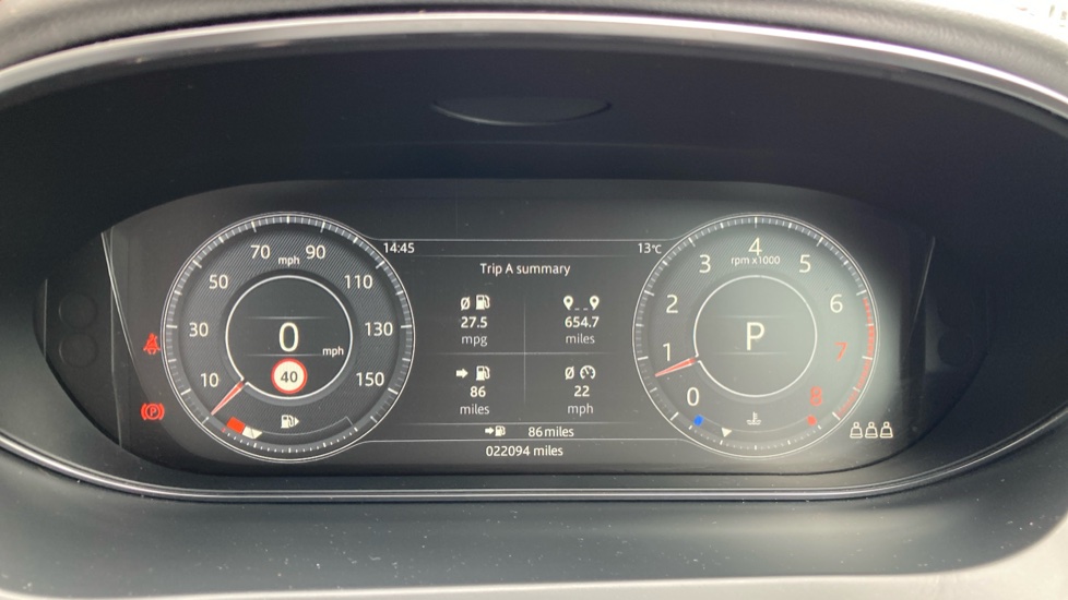 Jaguar E-Pace 2.0 [200] Chequered Flag Edition 5dr Auto Petrol Estate - Image 16