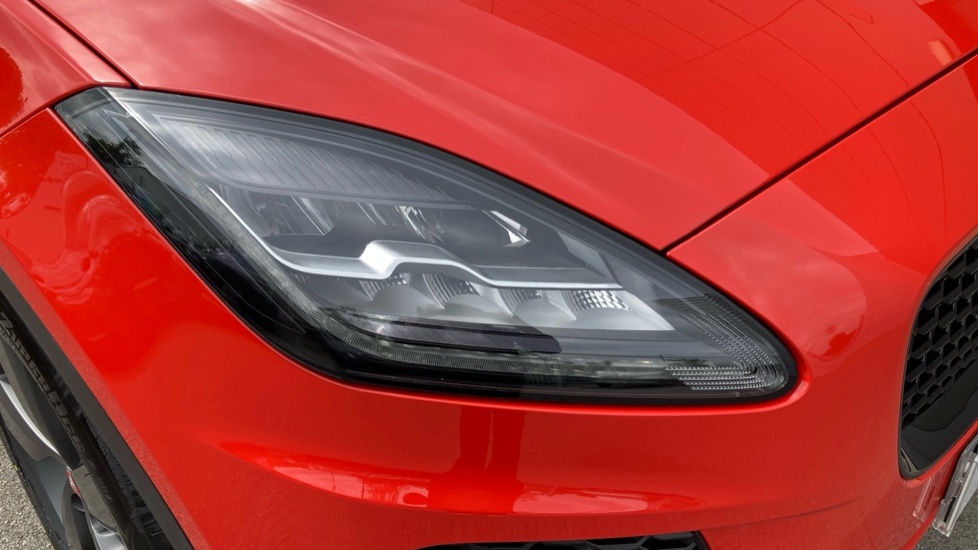 Jaguar E-Pace 2.0 [200] Chequered Flag Edition 5dr Auto Petrol Estate - Image 17