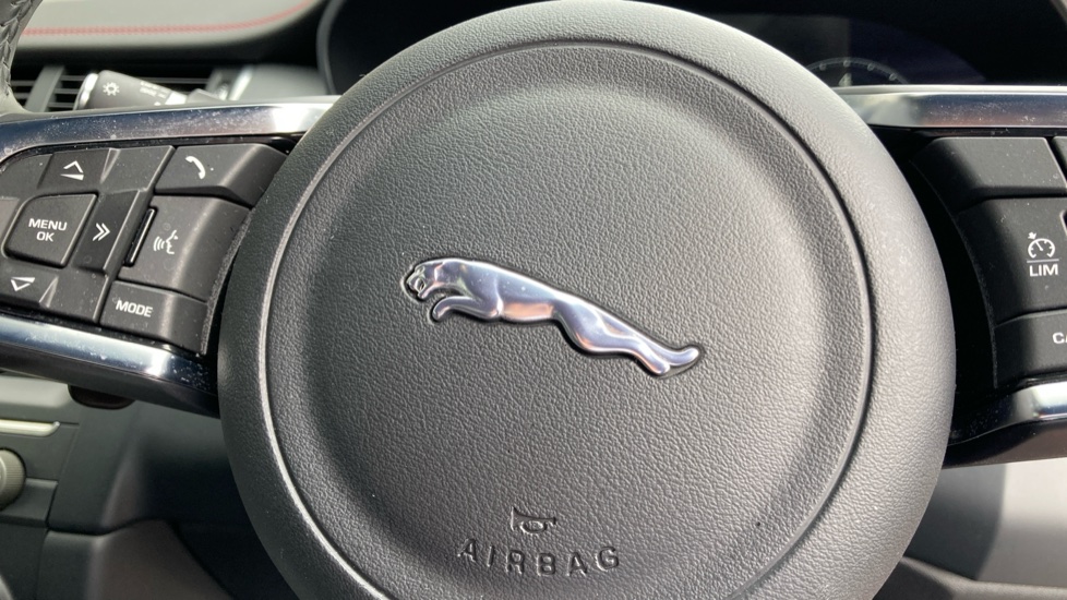 Jaguar E-Pace 2.0 [200] Chequered Flag Edition 5dr Auto Petrol Estate - Image 45