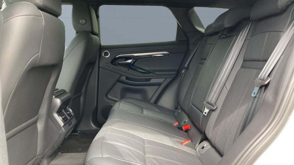 Land Rover Range Rover Evoque 1.5 P300e Evoque Edition 5dr Auto Hatchback - Image 4