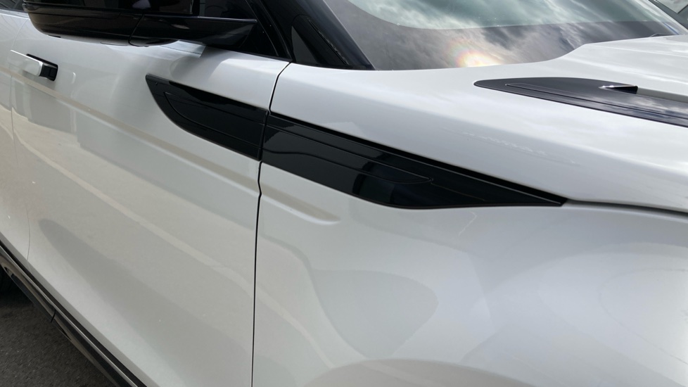 Land Rover Range Rover Evoque 1.5 P300e Evoque Edition 5dr Auto Hatchback - Image 22