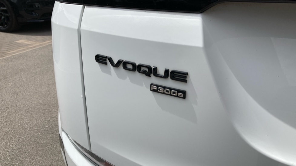 Land Rover Range Rover Evoque 1.5 P300e Evoque Edition 5dr Auto Hatchback - Image 27