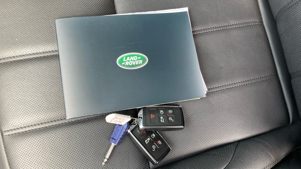 Land Rover Range Rover Evoque 1.5 P300e Evoque Edition 5dr Auto Hatchback - Image 37
