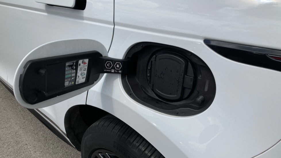 Land Rover Range Rover Evoque 1.5 P300e Evoque Edition 5dr Auto Hatchback - Image 50