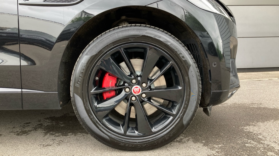 Jaguar F-Pace 3.0 D300 R-Dynamic SE 5dr Auto AWD Diesel Estate - Image 8