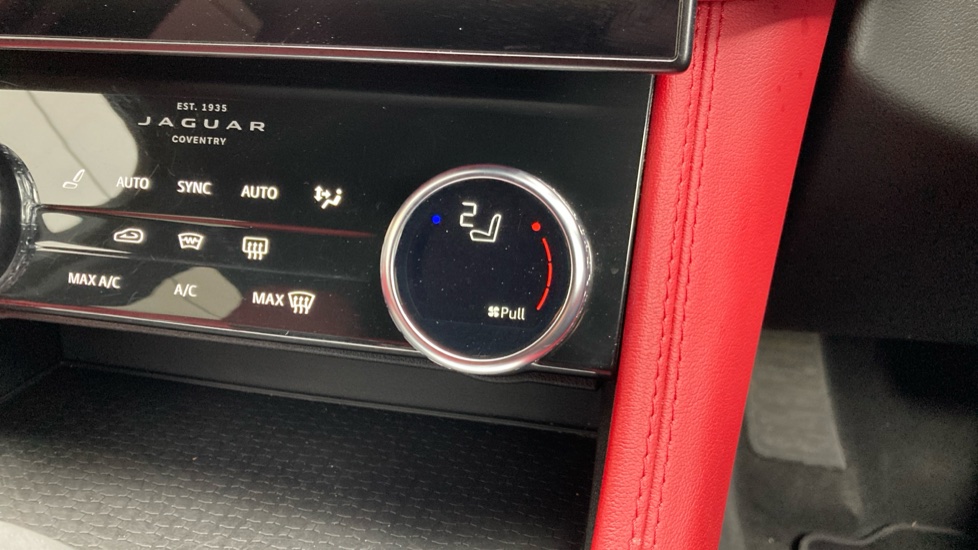 Jaguar F-Pace 3.0 D300 R-Dynamic SE 5dr Auto AWD Diesel Estate - Image 37