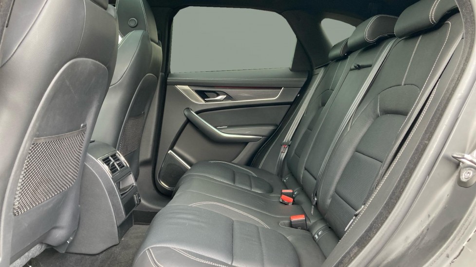 Jaguar F-Pace 2.0 P400e R-Dynamic Black 5dr Auto AWD Estate - Image 4