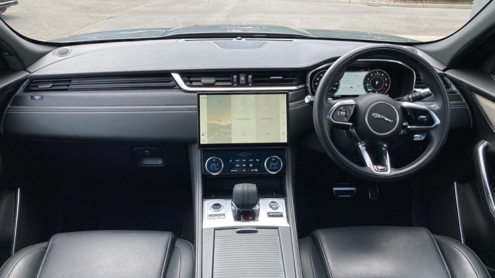 Jaguar F-Pace 2.0 P400e R-Dynamic Black 5dr Auto AWD Estate - Image 9