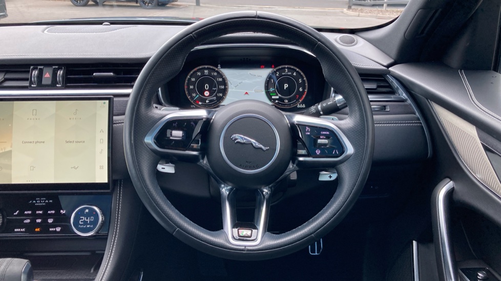 Jaguar F-Pace 2.0 P400e R-Dynamic Black 5dr Auto AWD Estate - Image 15