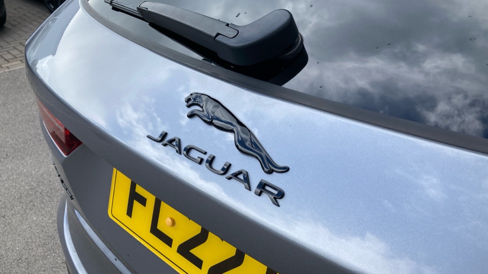 Jaguar F-Pace 2.0 P400e R-Dynamic Black 5dr Auto AWD Estate - Image 25
