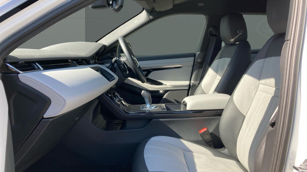 Land Rover Range Rover Evoque 1.5 P300e R-Dynamic S 5dr Auto Hatchback - Image 3