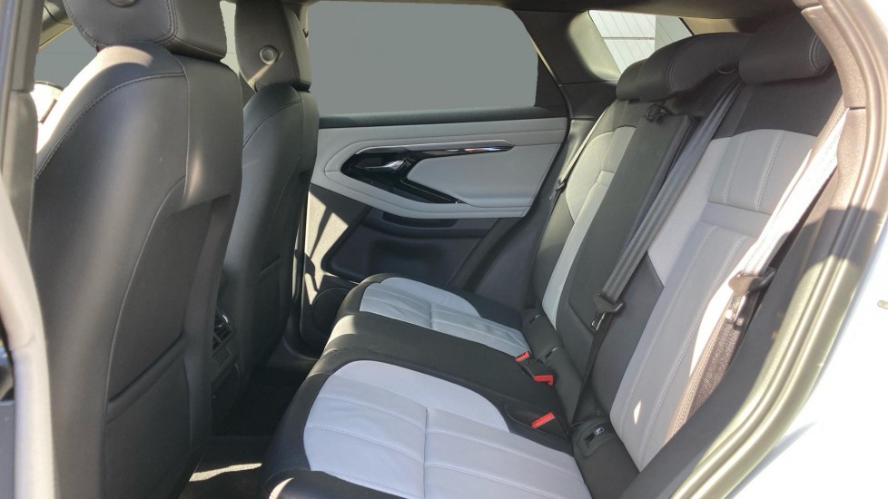 Land Rover Range Rover Evoque 1.5 P300e R-Dynamic S 5dr Auto Hatchback - Image 4