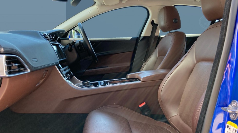 Jaguar XE 2.0d [180] Portfolio 4dr Auto Diesel Saloon - Image 3