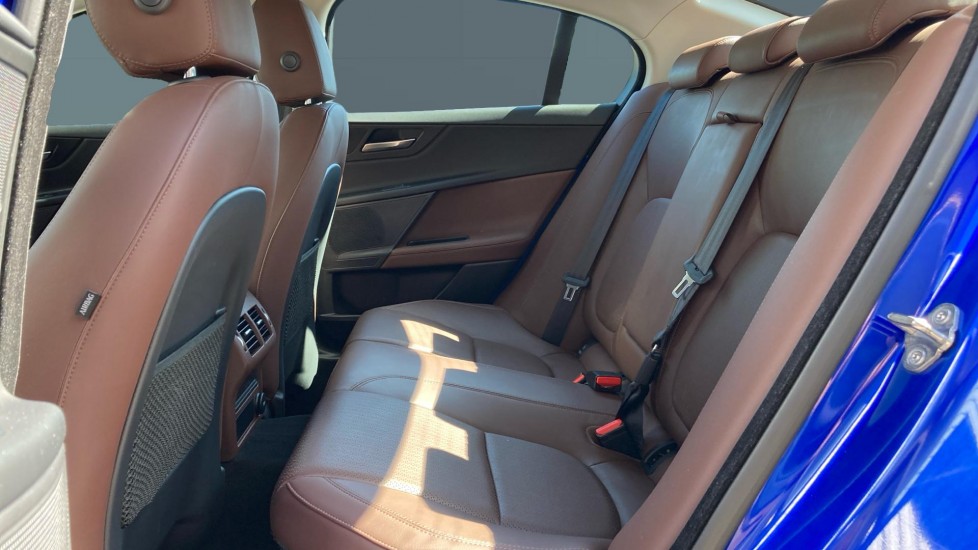 Jaguar XE 2.0d [180] Portfolio 4dr Auto Diesel Saloon - Image 4