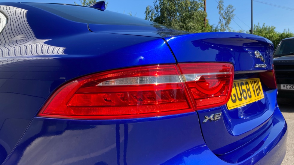 Jaguar XE 2.0d [180] Portfolio 4dr Auto Diesel Saloon - Image 19