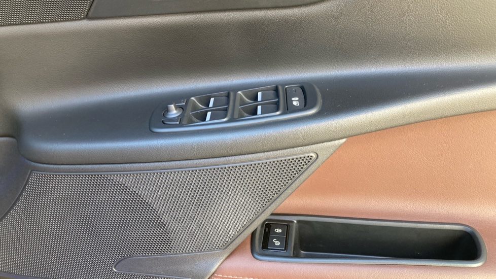 Jaguar XE 2.0d [180] Portfolio 4dr Auto Diesel Saloon - Image 21