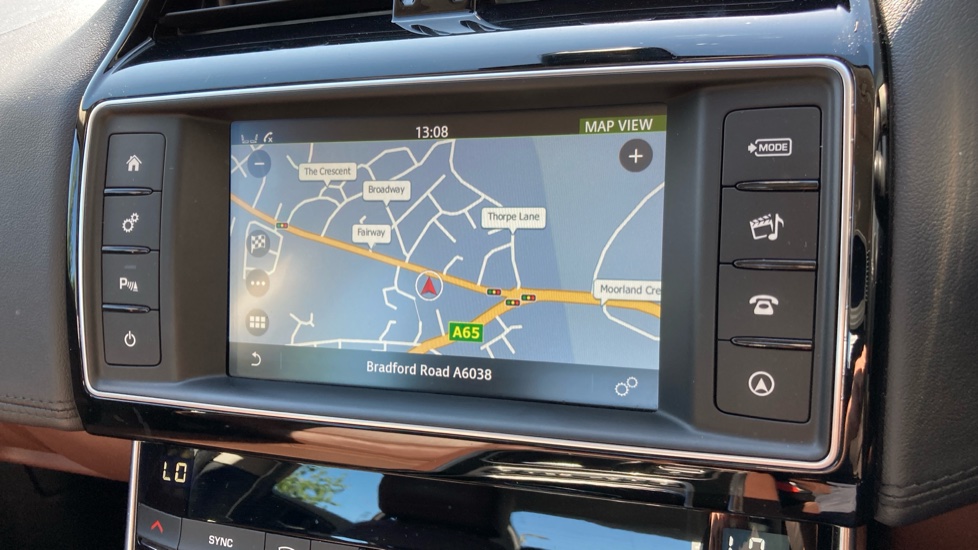 Jaguar XE 2.0d [180] Portfolio 4dr Auto Diesel Saloon - Image 31