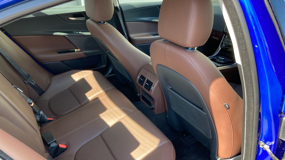Jaguar XE 2.0d [180] Portfolio 4dr Auto Diesel Saloon - Image 41