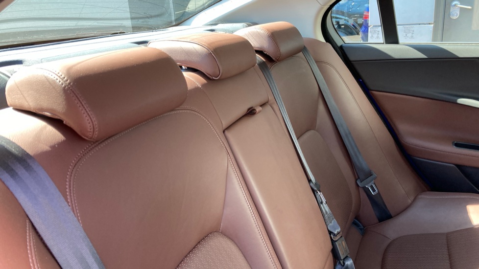 Jaguar XE 2.0d [180] Portfolio 4dr Auto Diesel Saloon - Image 42