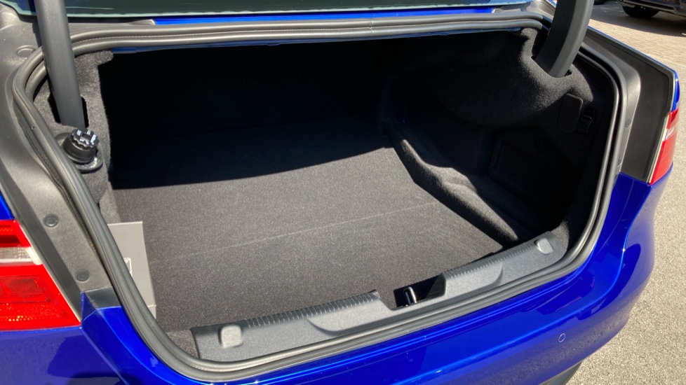 Jaguar XE 2.0d [180] Portfolio 4dr Auto Diesel Saloon - Image 43