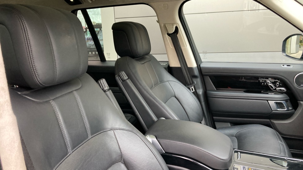 Land Rover Range Rover 3.0 SDV6 Westminster 4dr Auto Diesel Estate - Image 24