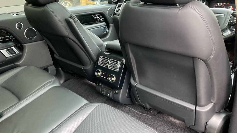Land Rover Range Rover 3.0 SDV6 Westminster 4dr Auto Diesel Estate - Image 38