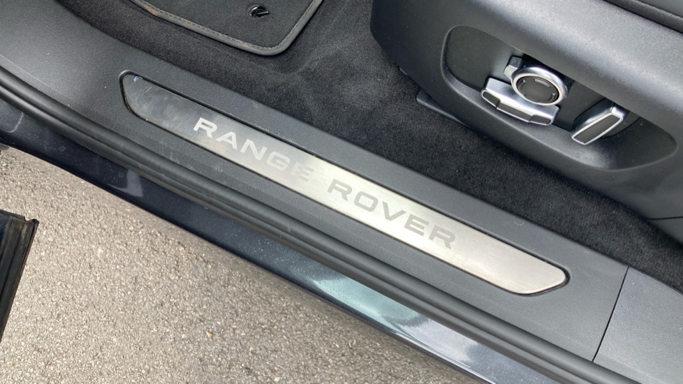 Land Rover Range Rover Evoque 2.0 D200 Dynamic HSE 5dr Auto Diesel Hatchback - Image 39