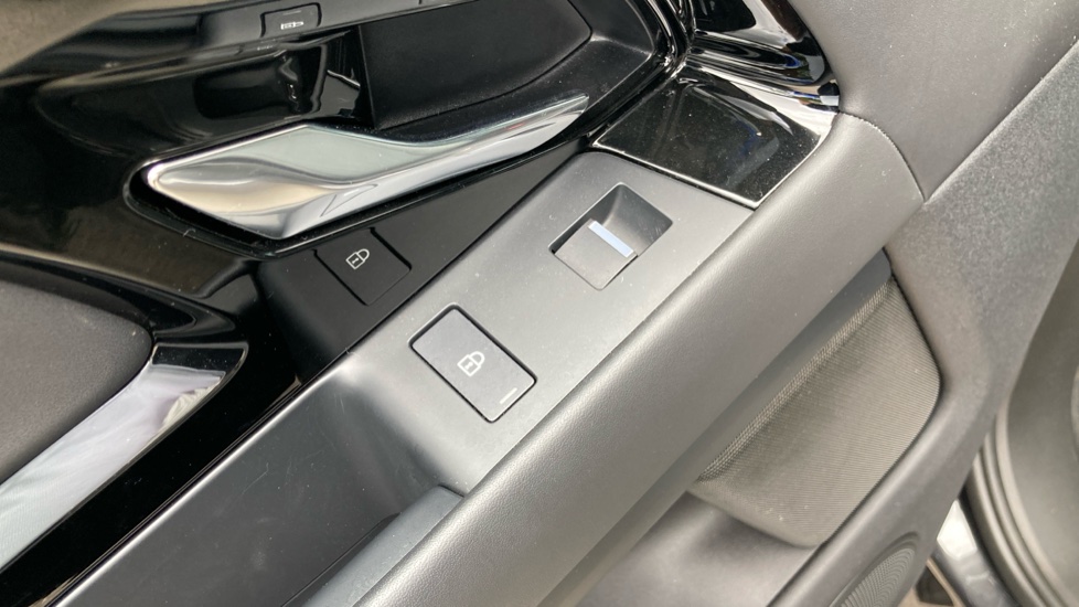 Land Rover Range Rover Evoque 2.0 D200 Dynamic HSE 5dr Auto Diesel Hatchback - Image 40
