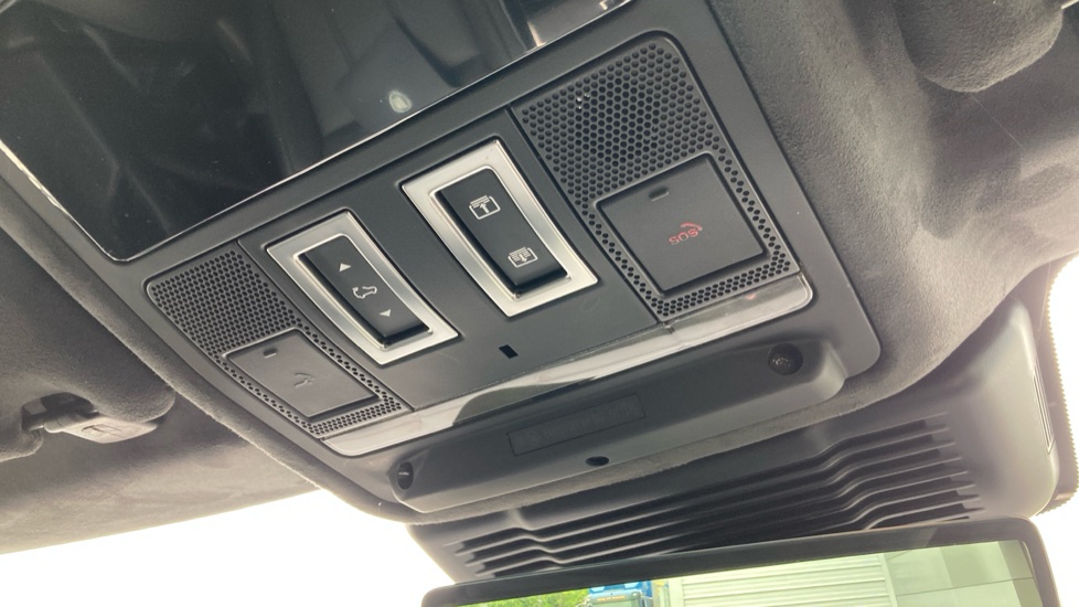 Land Rover Range Rover Evoque 2.0 D200 Autobiography 5dr Auto [Revised] Diesel Hatchback - Image 32