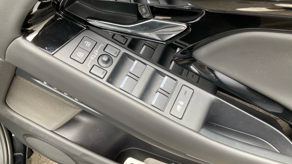 Land Rover Range Rover Evoque 2.0 D200 Autobiography 5dr Auto [Revised] Diesel Hatchback - Image 38