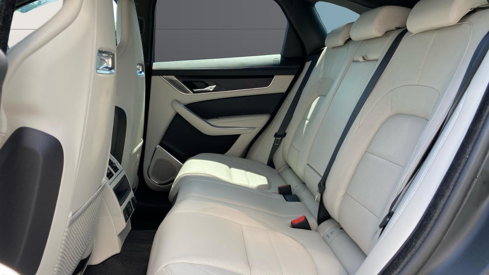 Jaguar F-Pace 2.0 P400e R-Dynamic HSE Black 5dr Auto AWD Estate - Image 4